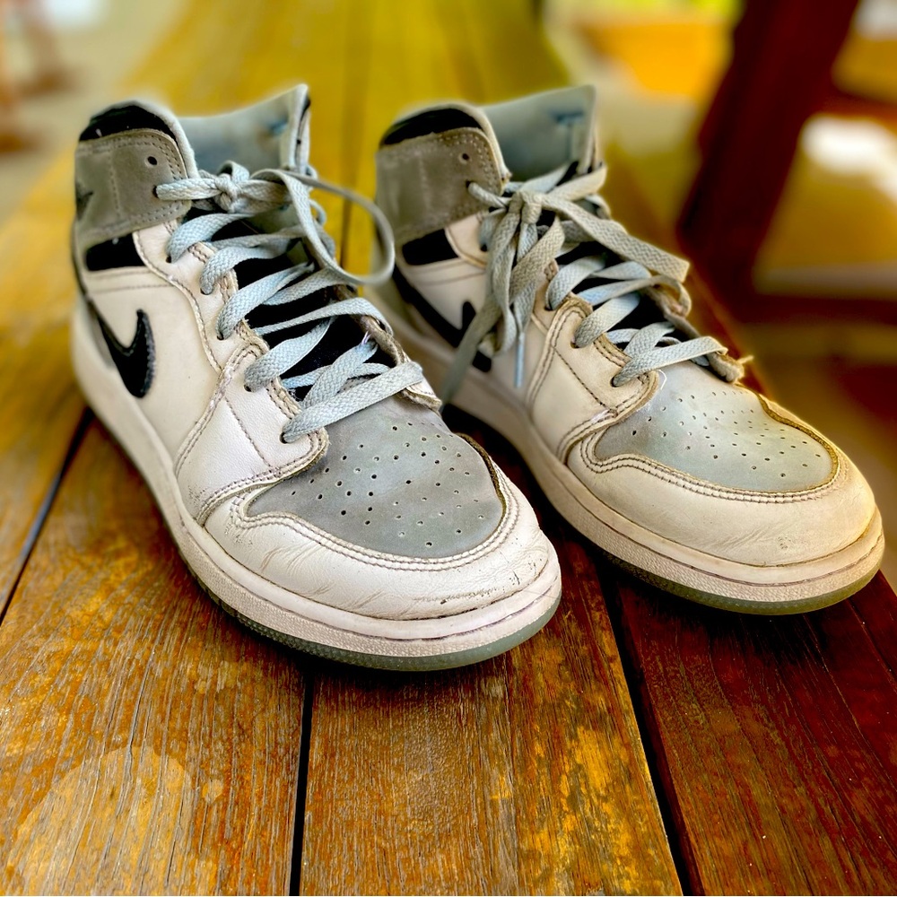 Used Nike University Blues Air Jordan retros in 6 youth